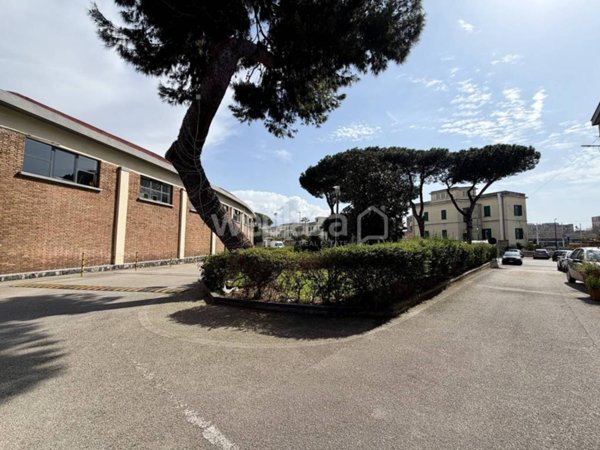 ufficio in affitto a Napoli in zona San Giovanni a Teduccio
