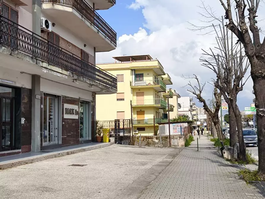 negozio in affitto a Napoli in zona Barra