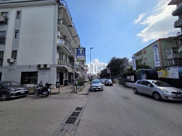 locale commerciale in affitto a Napoli in zona Pianura
