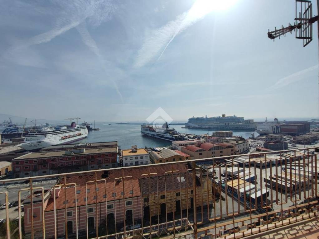 appartamento in affitto a Napoli in zona Porto