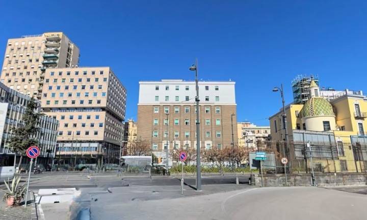 ufficio in affitto a Napoli in zona Porto