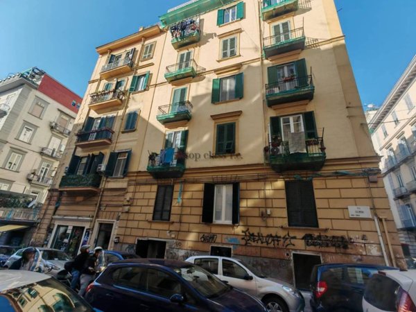 negozio in affitto a Napoli in zona Vomero