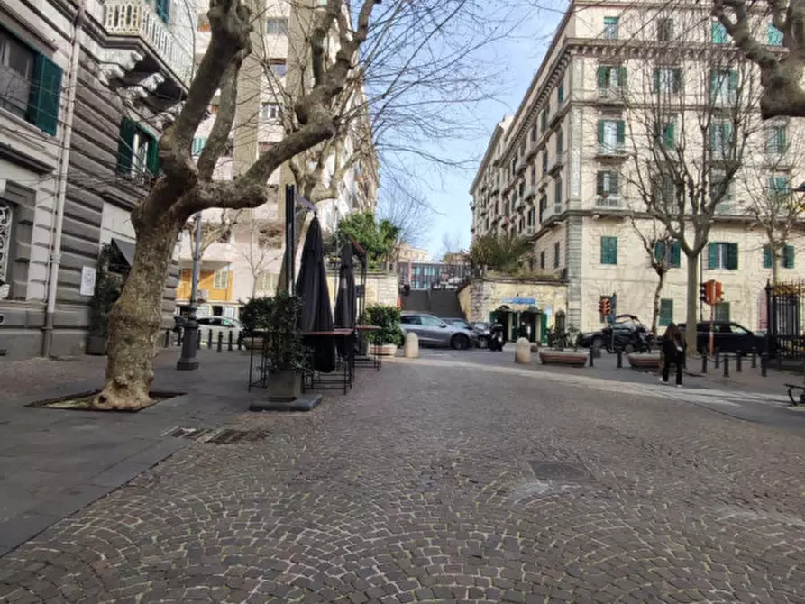 negozio in affitto a Napoli