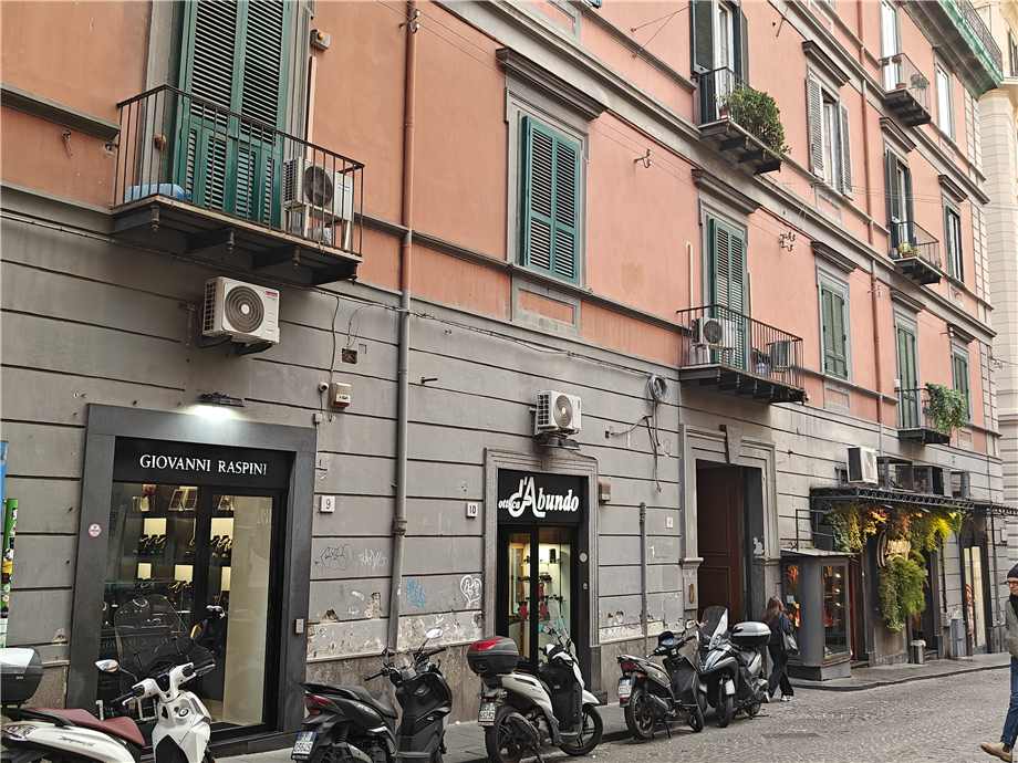 ufficio in affitto a Napoli in zona Chiaia