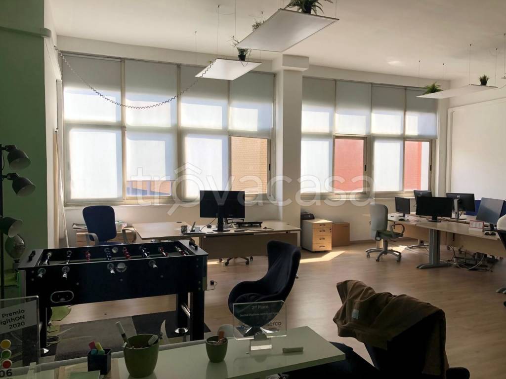 ufficio in affitto a Napoli in zona Zona Industriale-Ferrovia