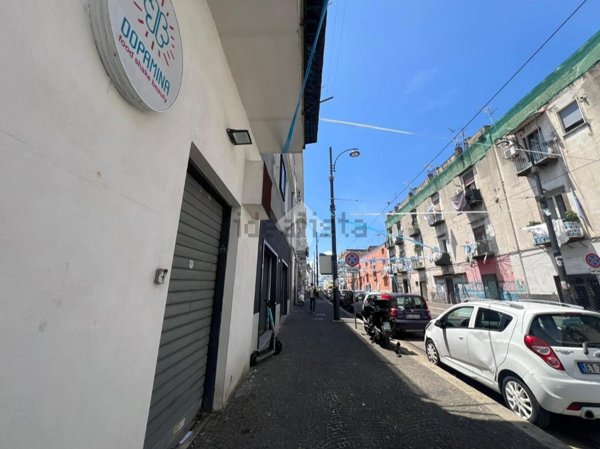 negozio in affitto a Napoli in zona Poggioreale