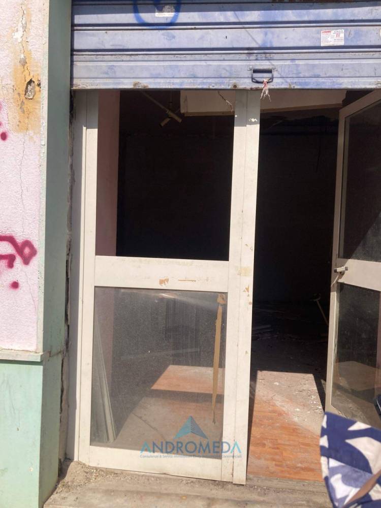 locale commerciale in affitto a Napoli in zona Pendino / San Giuseppe