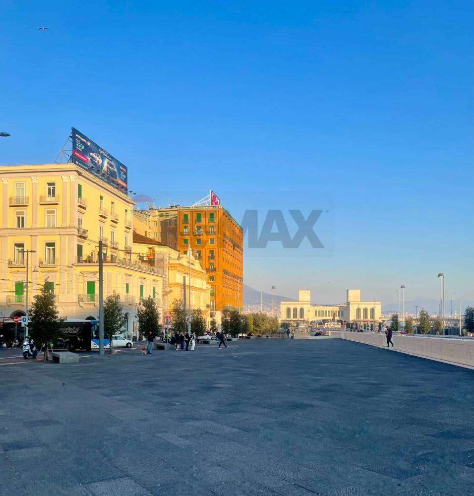 ufficio in affitto a Napoli in zona Porto