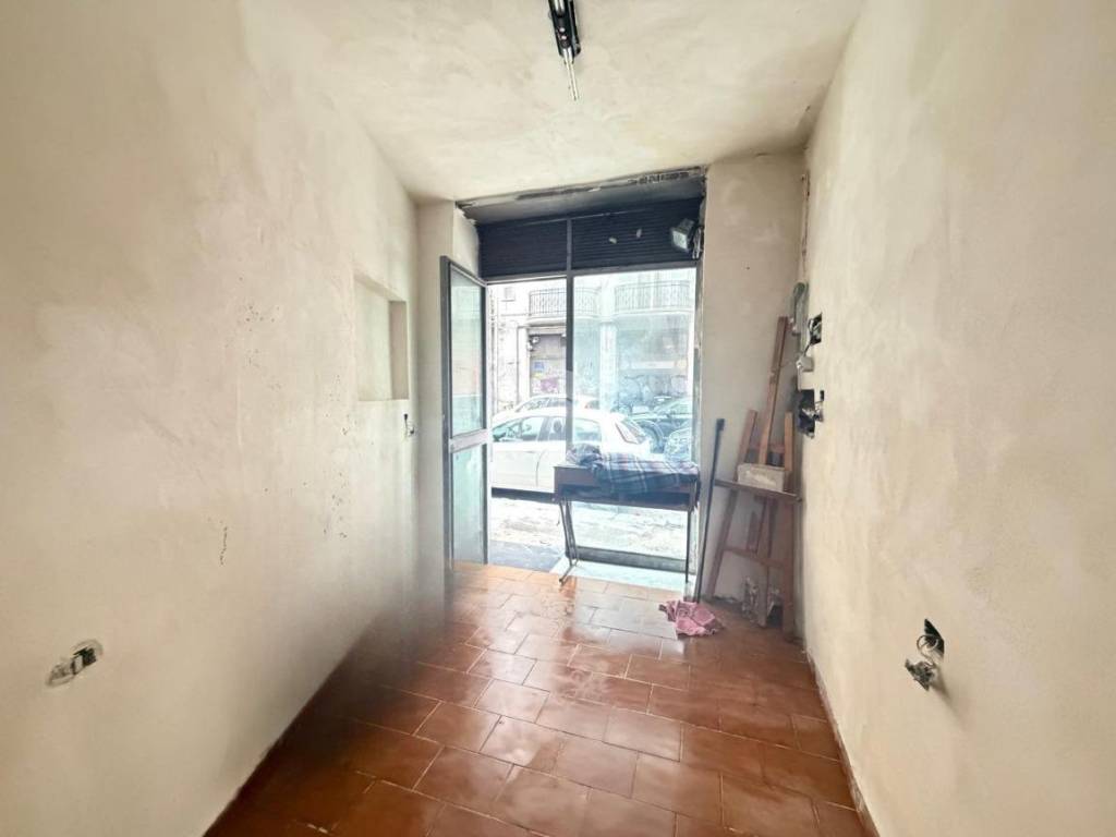 negozio in affitto a Napoli