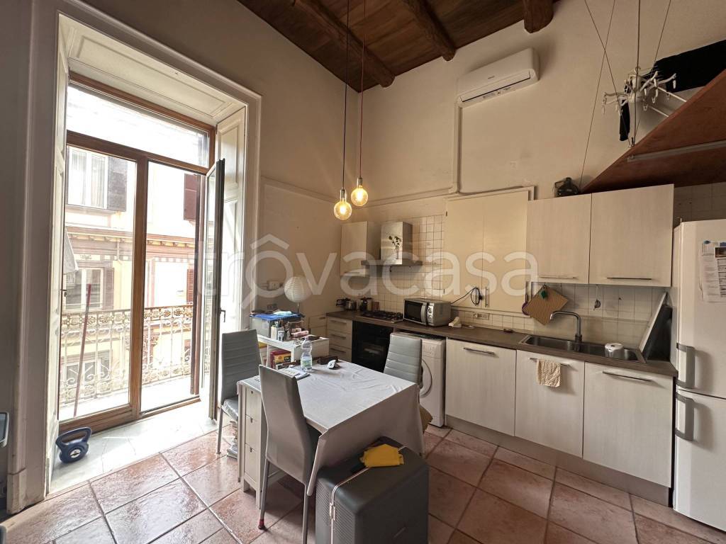 appartamento in affitto a Napoli in zona Chiaia