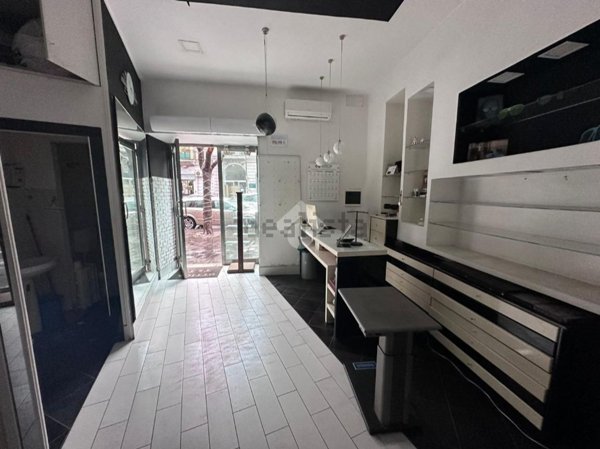 locale commerciale in affitto a Napoli in zona Secondigliano