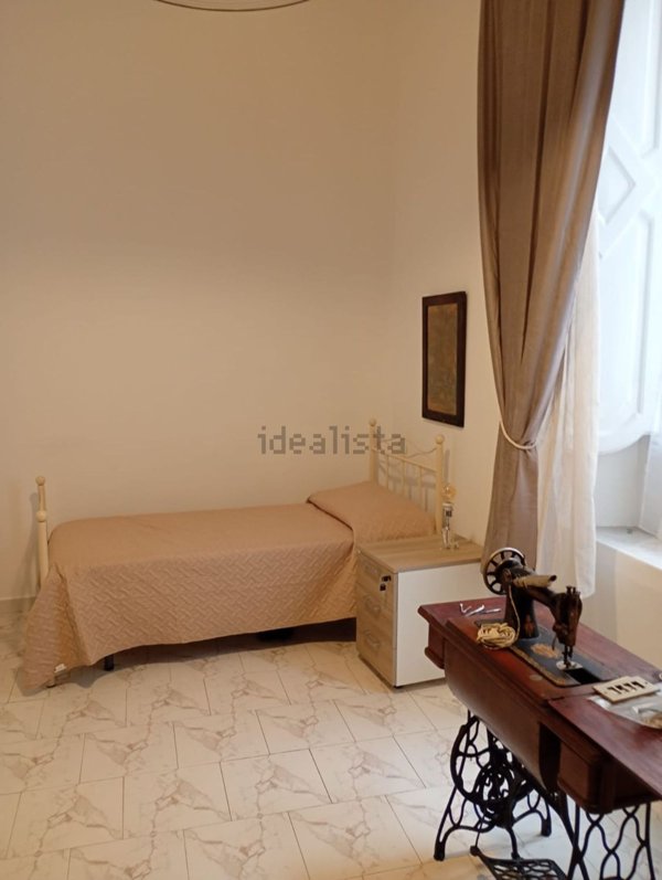 negozio in affitto a Napoli in zona Arenella