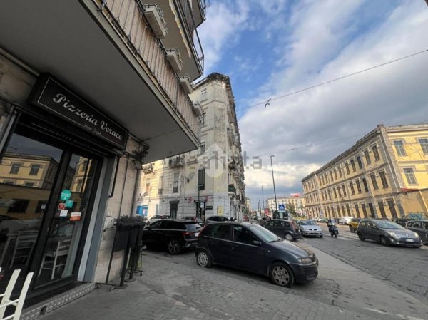 locale commerciale in affitto a Napoli in zona Vicaria