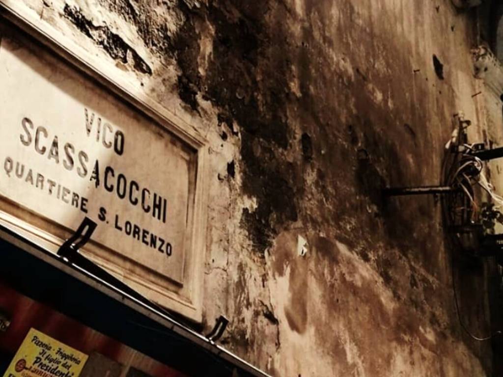 locale commerciale in affitto a Napoli