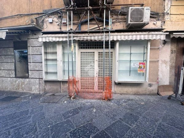 negozio in affitto a Napoli in zona Secondigliano