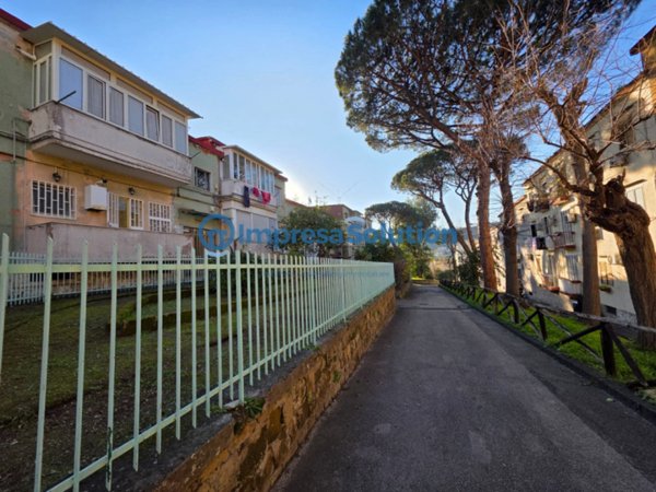 appartamento in affitto a Napoli in zona Chiaia