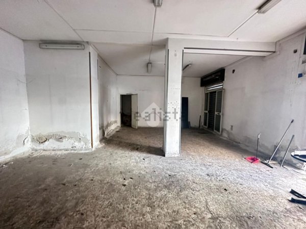 locale commerciale in affitto a Napoli in zona Miano