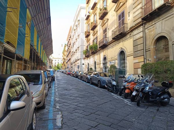 appartamento in affitto a Napoli in zona Chiaia