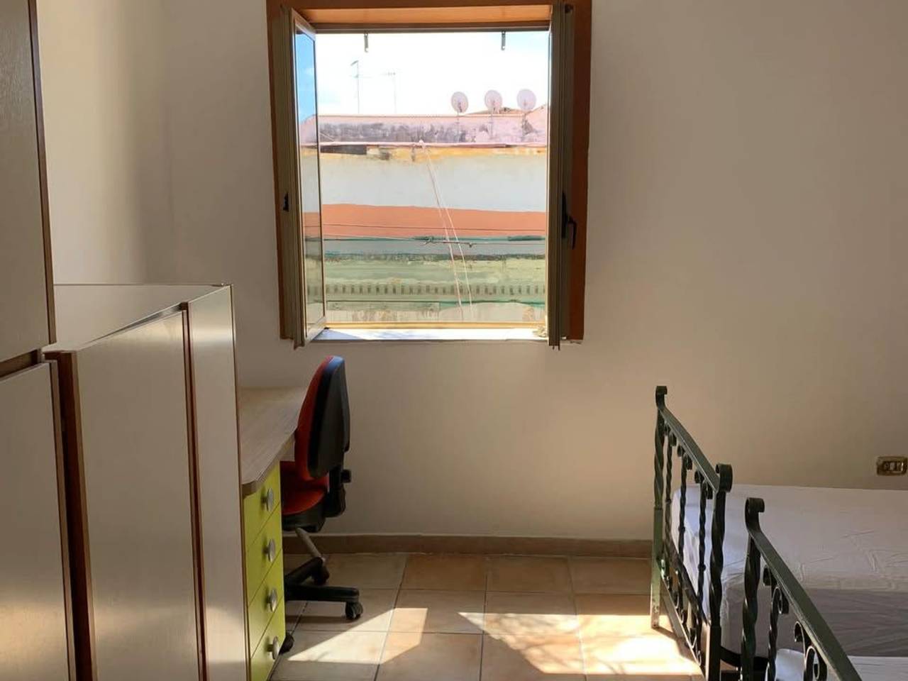 negozio in affitto a Napoli in zona Vicaria