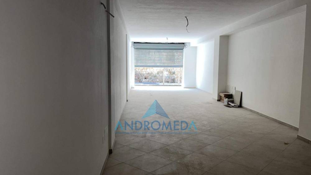 locale commerciale in affitto a Napoli in zona Secondigliano
