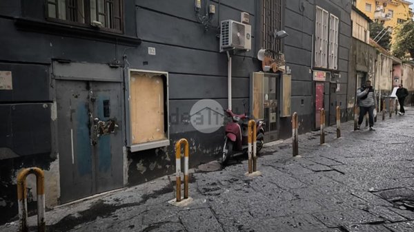 locale commerciale in affitto a Napoli in zona Arenella