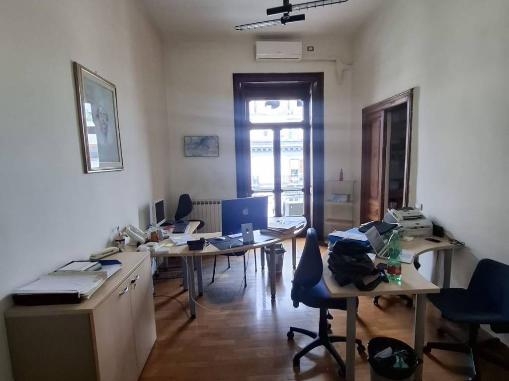 ufficio in affitto a Napoli