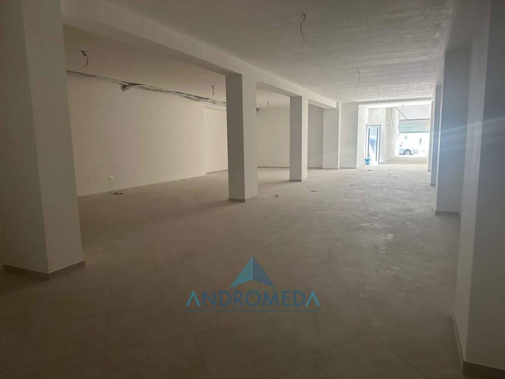 locale commerciale in affitto a Napoli in zona Secondigliano