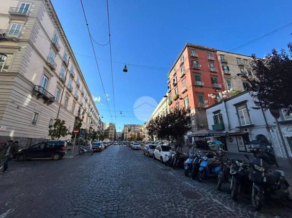 negozio in affitto a Napoli