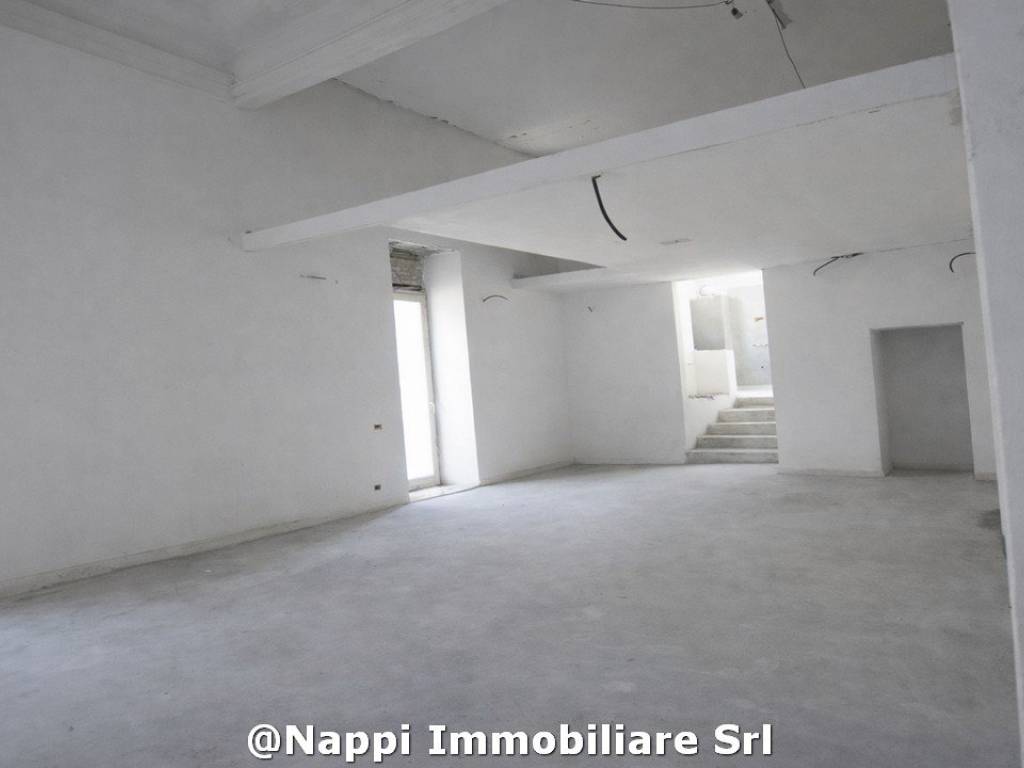 appartamento in affitto a Napoli in zona Chiaia