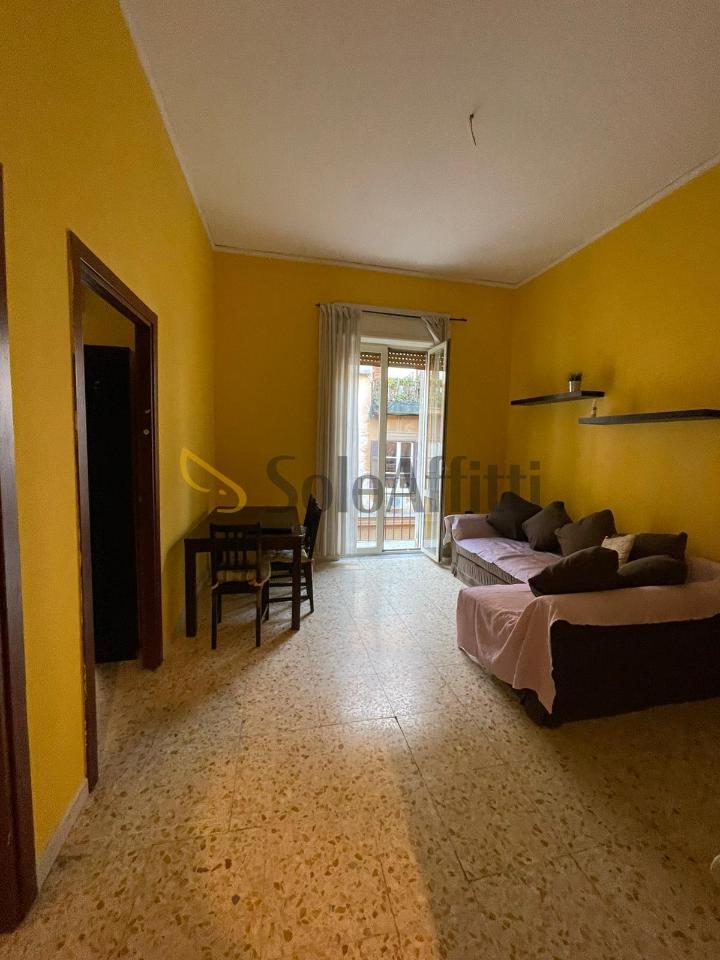 appartamento in affitto a Napoli in zona Stella