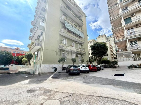appartamento in affitto a Napoli in zona Chiaia