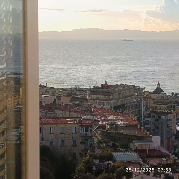 appartamento in affitto a Napoli in zona Chiaia