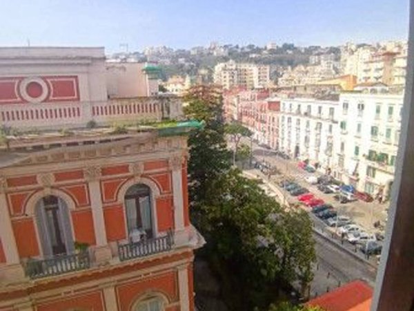 appartamento in affitto a Napoli in zona Chiaia