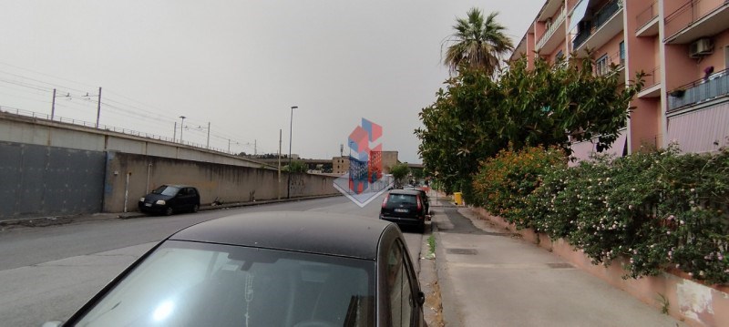 negozio in affitto a Napoli in zona Poggioreale