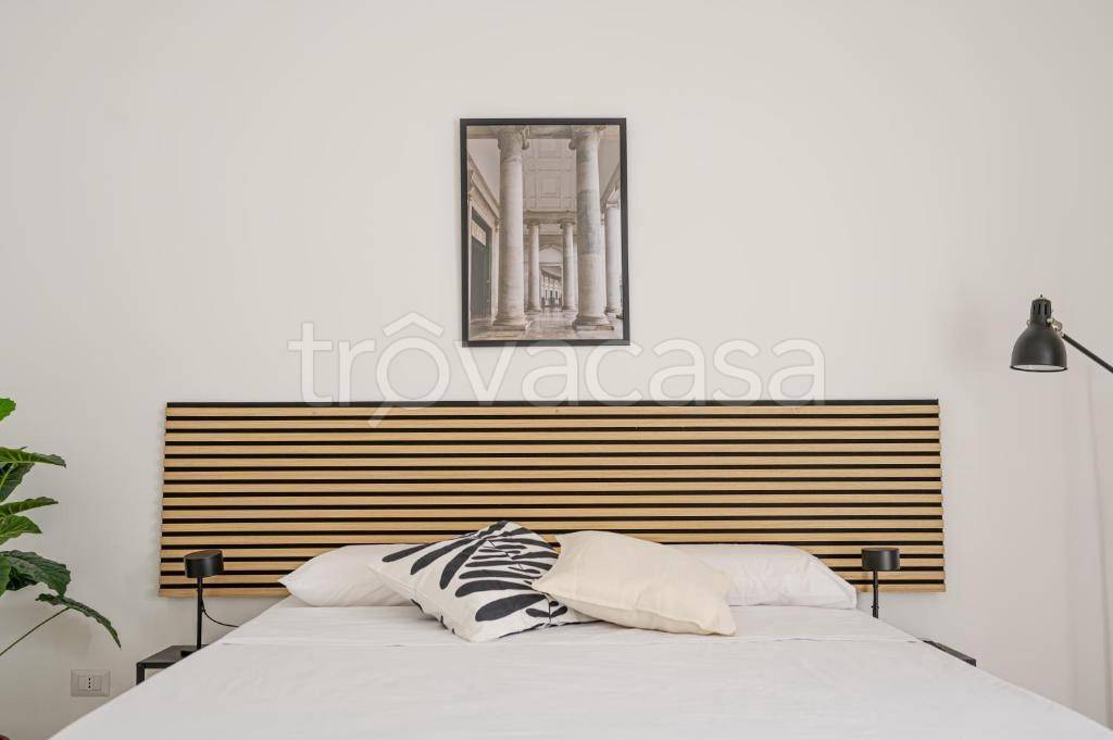 appartamento in affitto a Napoli in zona Stella