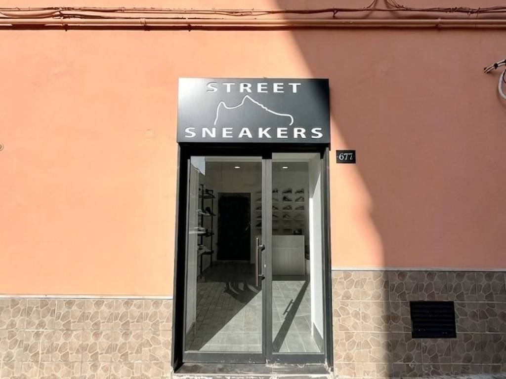 negozio in affitto a Napoli in zona San Giovanni a Teduccio