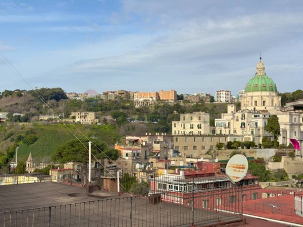 appartamento in affitto a Napoli in zona Stella