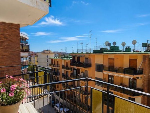 appartamento in affitto a Napoli in zona Arenella