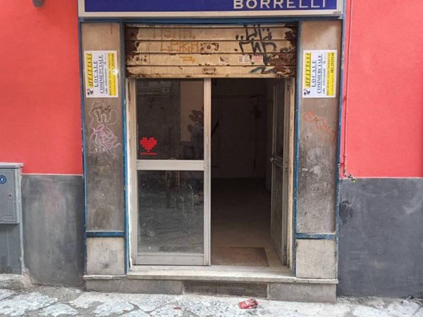 negozio in affitto a Napoli