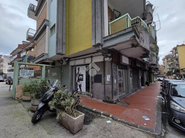 negozio in affitto a Napoli in zona Soccavo