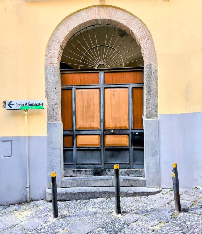 appartamento in affitto a Napoli in zona Chiaia