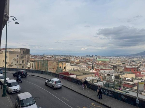appartamento in affitto a Napoli in zona Chiaia