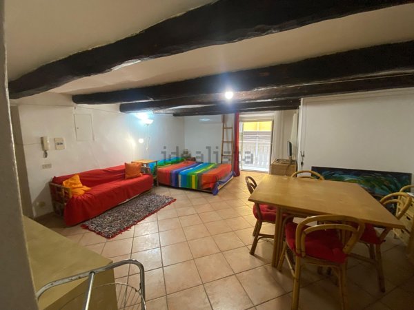 appartamento in affitto a Napoli in zona Chiaia