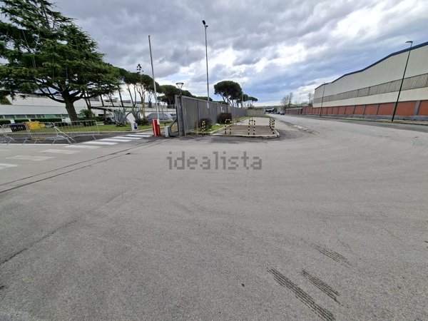 capannone in affitto a Napoli in zona Poggioreale