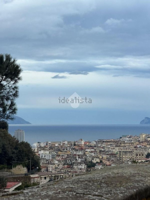 appartamento in affitto a Napoli in zona San Carlo all'Arena