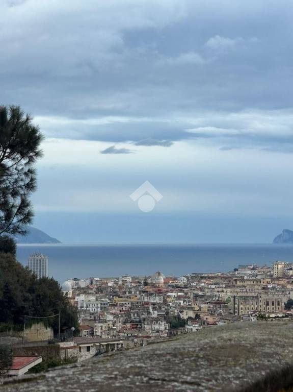appartamento in affitto a Napoli in zona San Carlo all'Arena