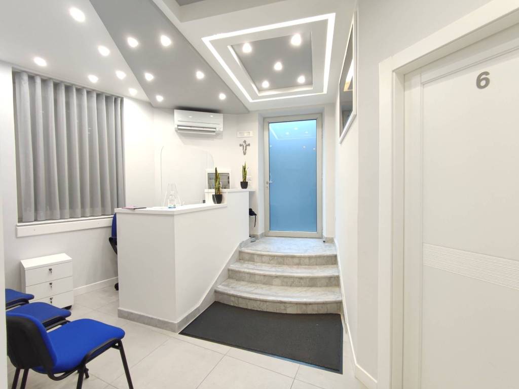 ufficio in affitto a Napoli in zona Chiaia