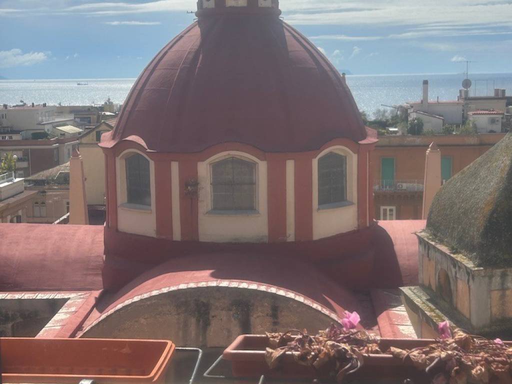 appartamento in affitto a Napoli in zona Chiaia