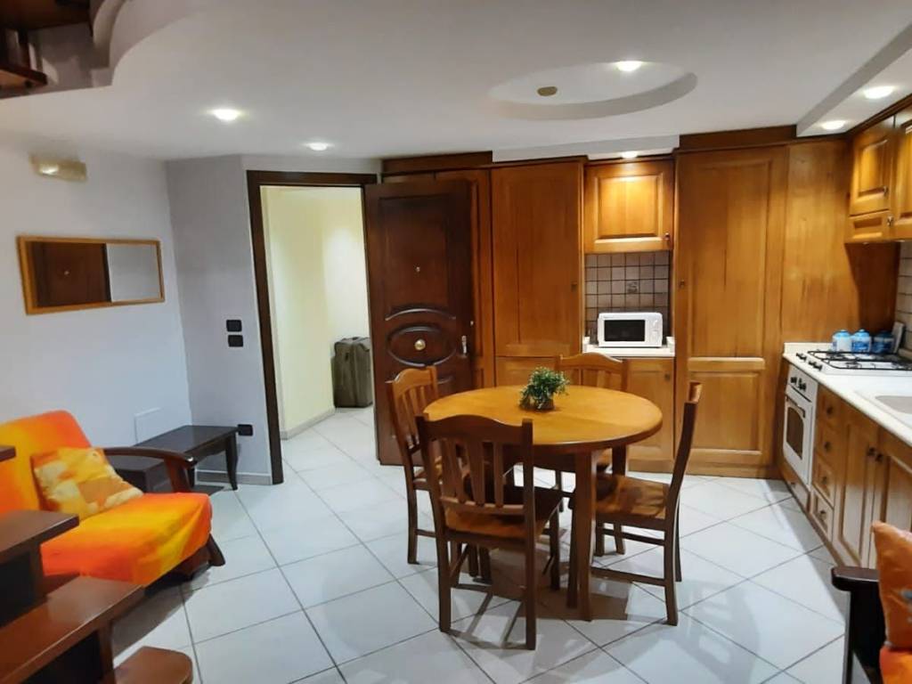 appartamento in affitto a Napoli in zona Montecalvario