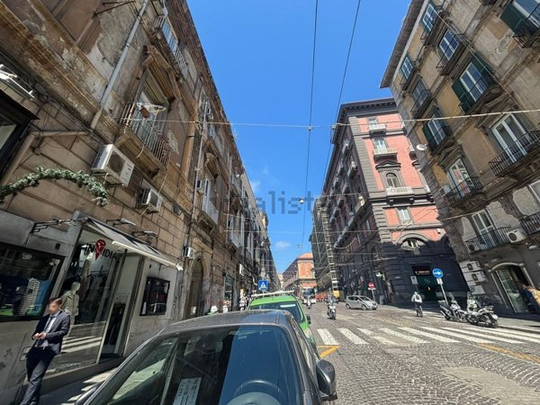 locale commerciale in affitto a Napoli in zona San Lorenzo